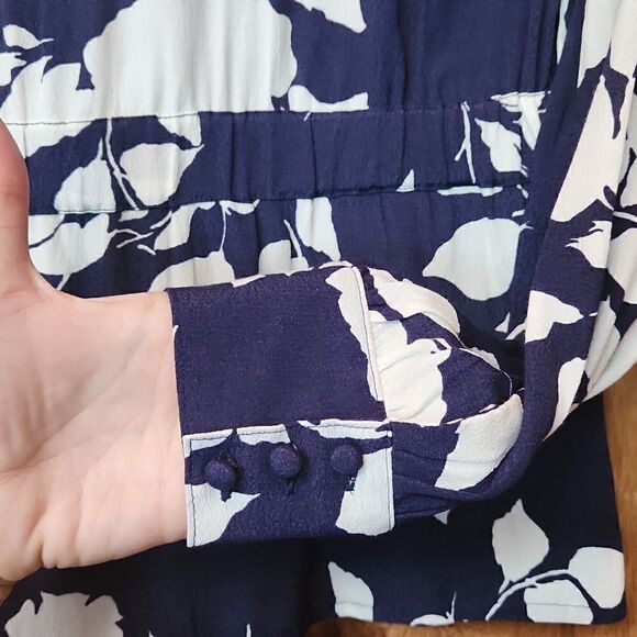 Talbots Poet Long Sleeve Wrap V-Neck Bohemian Blouse, XS, Blue & White Floral - Picture 3 of 12